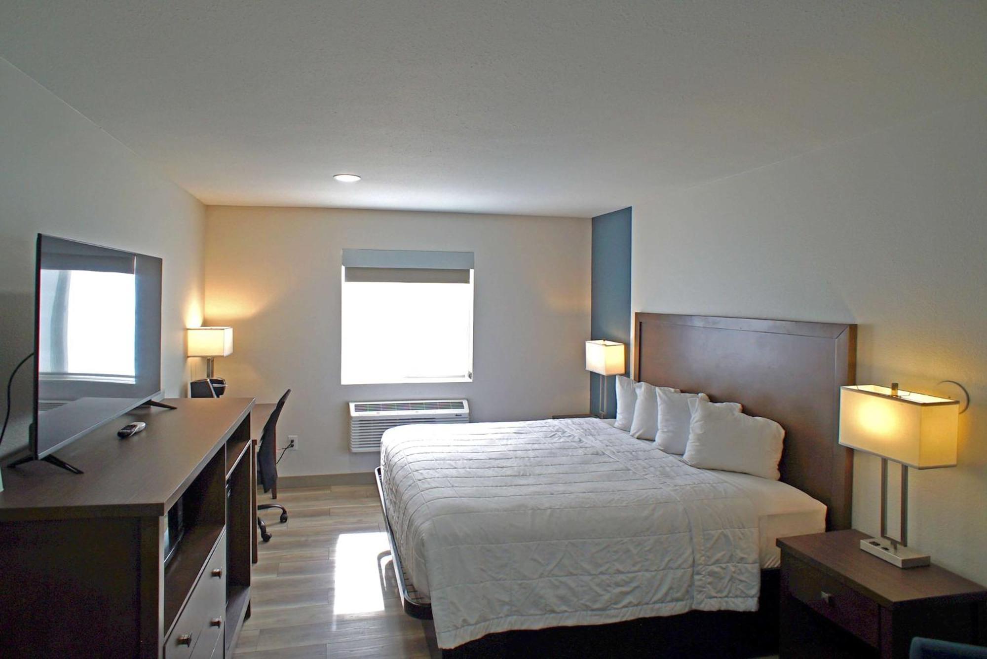 Baymont By Wyndham Monte Vista Hotel Exterior photo